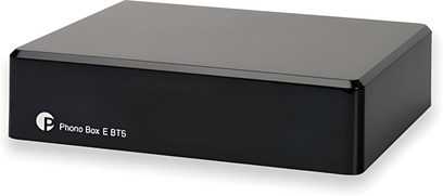 Preamplificator phono Pro-Ject Phono Box E BT5 negru, carcasă rectangulară mată, logo și nume alb pe față