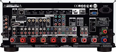 Onkyo TX-NR809 sort hjemmebiografsforstærker, set forfra, med mange lyd/video-stik på bagsiden, knapper og drejeknapper på toppen