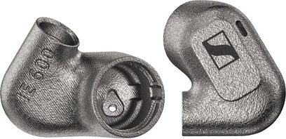 Sennheiser IE 600 kulak içi kulaklık, dokulu gri metal, ön ve profil görünümü, ergonomik eğri şekil
