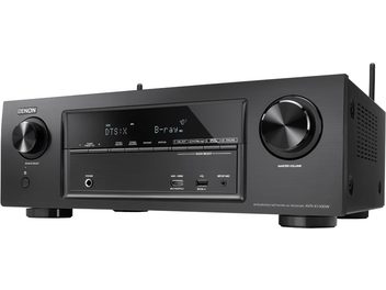 Amplificatore home theater Denon AVR-X1300W nero, vista frontale, display LED, pulsanti e manopole di regolazione, porta USB, presa per cuffie