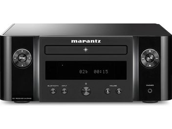 Hi-fi systém Marantz M-CR412 v černé barvě, pohled zepředu, digitální displej, ovládací tlačítka a kolečka