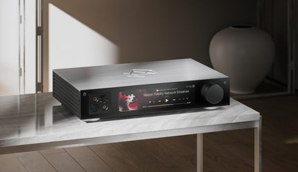 Nätverksläsare i borstad silveraluminium, display, stor ratt, hörlursuttag jack och XLR, 3/4 vänster framifrån