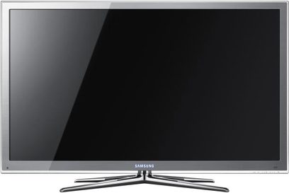 Samsung UE40C8700-TV avstängd, svart platt skärm, frontvy, V-formad metallbas, tunn silverfärgad ram