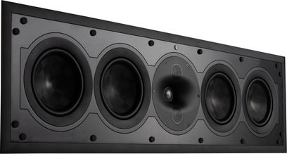 Вградена стенна колонка Perlisten S7i-C, перспективен изглед, 4 кръгли черни високоговорителя и 1 централен твитър на правоъгълна черна плоча