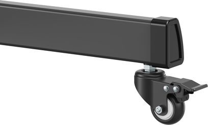 Nahaufnahme seitlich auf eine matte, schwarze, rechteckige Metallstange mit Kunststoff-Endkappe und feststellbarer Lenkrolle, Bestandteil des Norstone Pro Vision Max