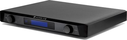 Nuprime Evolution sort DAC-konverter, frontvisning, rektangulært mat sort kabinet, blå skærm, knapper og stik på forsiden