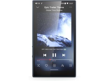 Lettore audiophile FiiO M21 blu, telaio metallico blu con bordi sottili e angoli smussati, schermo touch che copre l'intera parte frontale nella vista frontale