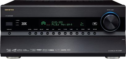 Onkyo PR-SC5507 audio-video forstærker, sort frontpanel med blå LCD-skærm, sølvfarvede kontrolknapper og drejeknapper