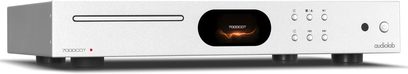 Reproductor de CD de alta fidelidad Audiolab 7000CDT plateado con panel frontal rectangular, pantalla central, ranura para CD y botones a la derecha