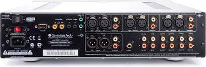 Stereo předzesilovač Cambridge Audio Azur 851E černý, pohled zepředu, s konektory a ovládacími prvky na čelním panelu