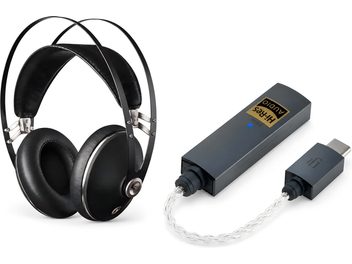 Cuffie nere circumaurali con archetto doppio e DAC iFi xDSD Hi-Res Audio collegato tramite cavo intrecciato bianco