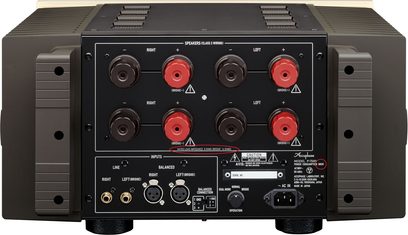 Integreret stereo hi-fi forstærker Accuphase P-7500, bagsidevisning, 6 røde og sorte terminaler, 2 RCA-indgange, 2 XLR, strømstik