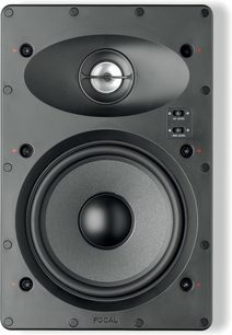 Cassa da incasso a muro Focal 100 IW6 nera, pannello frontale in plastica, woofer e tweeter di grandi dimensioni, interruttori HF/MID, vista frontale
