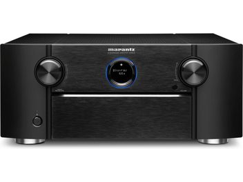 Marantz SR8015 Schwarz Heimkino-Verstärker, Frontansicht, schwarze Frontblende, 2 Drehknöpfe, zentrales blaues Display zeigt "Blu-ray 60.0" an