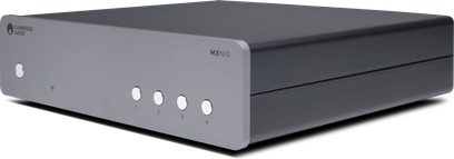 Cambridge Audio MXN10 nettverksmottaker i sølv, mørk grå rektangulær boks, 4 knapper og lyssignaler på frontpanelet