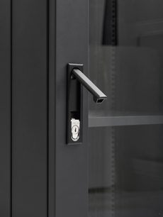 Norstone Pro Rack 18U arvutiriiul klaasuksega, musta ristkülikukujulise käepideme ja hõbedase metallist lukuga