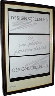 Projekcinis ekranas "Design screen Montreal 2" 234 x 132, juodos ir auksinės stačiakampės formos rėmas, trys baltos sekcijos