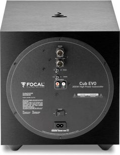 Přední pohled na subwoofer Focal CUB Evo v černé barvě s kruhovým reproduktorem, tlačítky a konektory na zadní straně