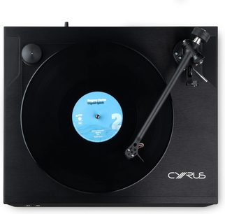 Siyah Cyrus TTP vinil plak çalar, okuma kolu, dönen tabla ve turkuaz mavi vinil plak ile üstten görünüm