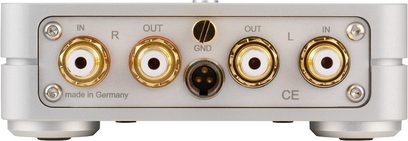 Phono предусилвател ClearAudio Basic V2 сребрист, изглед отпред, 4 позлатени RCA конектора, 1 DIN вход, сребрист метален корпус