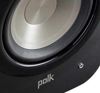 Polk Audio S20 sort bogreolhøjttaler, nærbillede af den nederste del, hvidt Polk-logo på mat sort kabinet