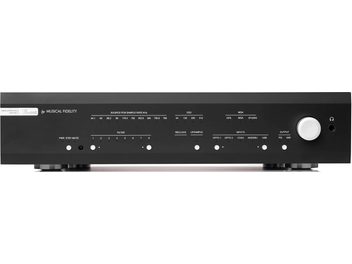 Convertisseur audio DAC Musical Fidelity M6x DAC noir avec façade avant comportant boutons, molettes, prises et indicateurs lumineux