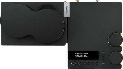 Preamplificatore per cuffie Yamaha HA-L7A, metallo nero opaco, vista dall’alto, due grosse manopole, schermo, due porte dorate