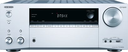 Onkyo TX-NR656 sølvfarvet hjemmebiograf-forstærker, frontvisning, blå skærm, sølvfarvede knapper og drejeknapper, HDMI- og audioporte