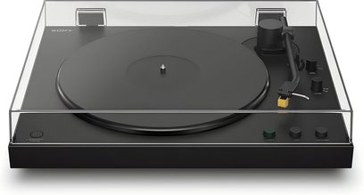 Önden görünüm siyah Sony PS-LX5BT pikap, şeffaf kapaklı, sade tasarımlı tabla ve ton kolu