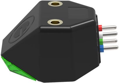 Sort Goldring E2 pladespiller-pickup, set fra 3/4 bagfra, med 4 farvede tilslutningsstikben bagpå