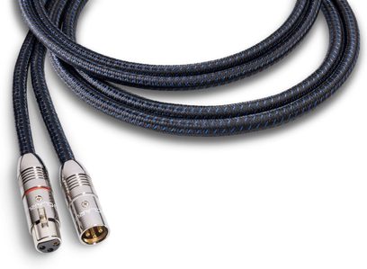 Cabo de áudio analógico XLR Clarus Aqua XLR 1m com revestimento trançado preto e azul, conectores metálicos prateados macho e fêmea