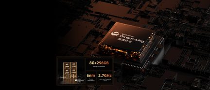 Procesador Qualcomm Dragonwing de 6 nm a 2,7 GHz, 8 GB + 256 GB en el centro de una placa base negra futurista