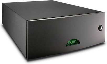 Separat Naim Audio Hi-Cap2 strømforsyning, mat sort rektangulært kabinet, front med grønt "naim" logo, set forfra
