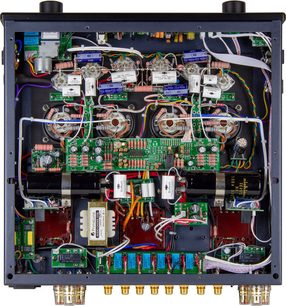 PrimaLuna Evo 300 sudraba integrētais lampiniekais hi-fi pastiprinātājs, elektronikas komponentu un lampu iekšējais skats, priekšējā puse apakšā