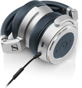 Åbent hi-fi hovedsæt Sennheiser HD 630 VB i sølv og sort, set fra venstre profil, placeret på en ensfarvet hvid baggrund