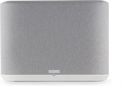 Biała inteligentna kolumna Denon Home 250, widok z przodu, jasnoszara tkaninowa maskownica, zaokrąglone krawędzie i niebieska dioda LED na dole