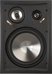 Į sieną įmontuojama juoda ArtSound RE2080 kolonėlė su stačiakampe priekine panele, dideliu metaliniu žemų dažnių garsiakalbiu ir dviem apvaliais aukštų dažnių garsiakalbiais