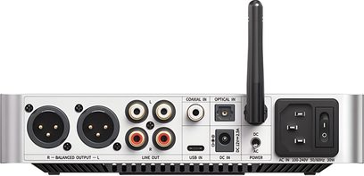 Pannello posteriore in alluminio argento del FiiO K13 R2R, XLR, RCA, coassiale, ottico, USB, DC, presa IEC, antenna