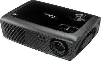 Optoma EX526 sort videoprojektor, kompakt, forfra med linse og sensor, let skråt nedefra-perspektiv
