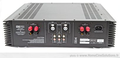Musical Fidelity M6PRX sort effektforstærker, frontvisning, stik og kontroller i nærbillede