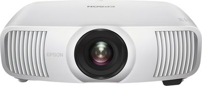 Proyector Epson EH-LS11000W blanco, vista frontal, lente centrada rodeada de rejillas de ventilación laterales