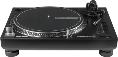 DJ-програвач вінілу Reloop RP 5000 MK4 чорного кольору, фронтальний вид, S-подібний тонарм і великий диск з бічним пітч-фейдером