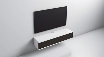 Nástěnná TV skříňka Unnu Classic Series Model 12S, bílá v lakovaných panelech, čelní panel černý, horní průchodka na kabely, pohled shora