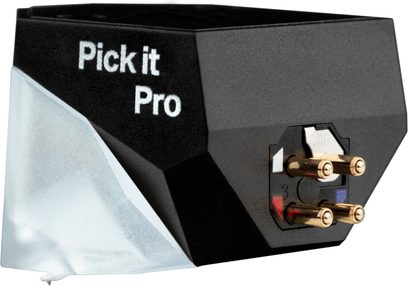 Celulă Pick It Pro pentru pickup hi-fi, vedere din unghi, corp negru, conectori aurii, bază argintie, text alb vizibil