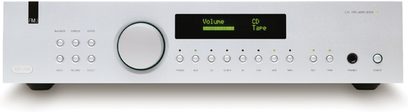 Arcam FMJ-C31 sølvfarvet integreret stereoforstærker, set forfra, med knapper, volumenkontrol, grønt display og stik