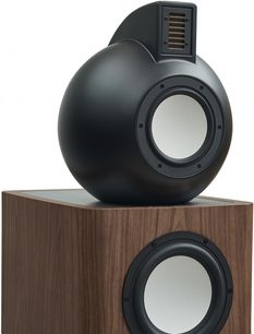 Sloupcový reproduktor Elipson Legacy 3230 v ořechovém provedení, černý kruhový reproduktor, černý výškový reproduktor, tmavý obdélníkový dřevěný kryt