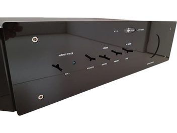 Alimentazione separata per elettronica HI-FI Lector audio PSU-D 192, pannello frontale nero lucido, 4 interruttori, 1 spia luminosa, 4 viti argentate