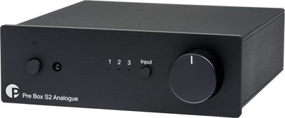 Stereo forforstærker Pro-Ject Pre Box S2 Analog sort, rektangulært kabinet, stor drejeknap, 3 indgangsindikatorer