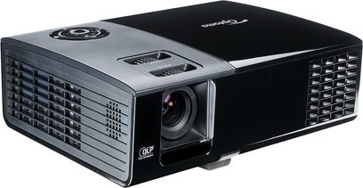Optoma EP763 sort videoprojektor, set forfra og fra siden, ventilationsgitter, linse, kontrolknapper på toppen