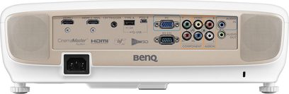 Videoprojektor Benq W2000 bílý, pohled zepředu, konektory HDMI, VGA, USB, audio, video, komponentní, ovládací tlačítka